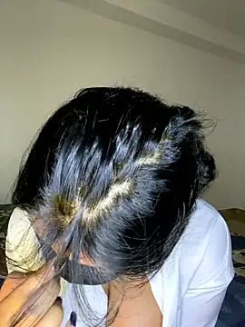 Monica  Bellucci   online show from January 2026 04:10:01 PM