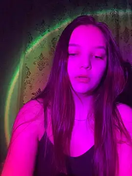 Snapshot of DanaDaily chatting on October 2025 11:26:02 PM DanaDaily online show from October 2025 11:26:02 PM