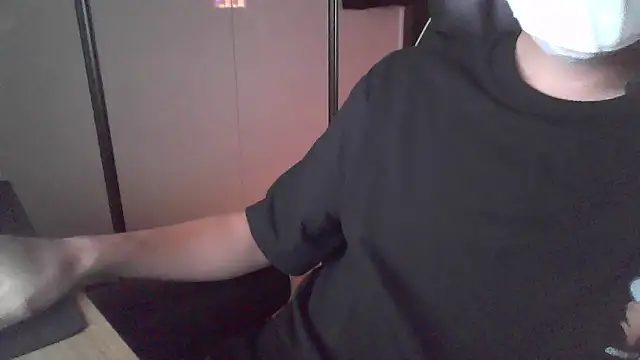 liong02 online show from October 2025 05:25:02 PM