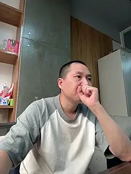 yichengm online show from October 2025 03:18:02 AM