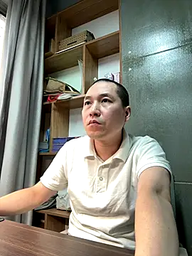 yichengm online show from October 2025 08:04:01 AM