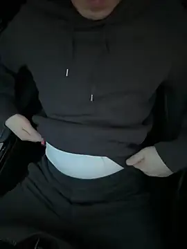 yichengm online show from October 2025 10:25:01 AM