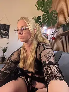 LinaLeana online show from March 2026 05:57:01 PM