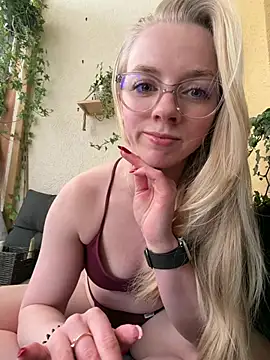 LinaLeana online show from March 2026 02:07:02 PM