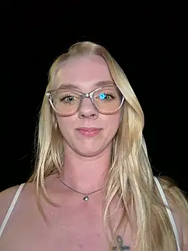 LinaLeana online show from July 2026 11:05:02 PM