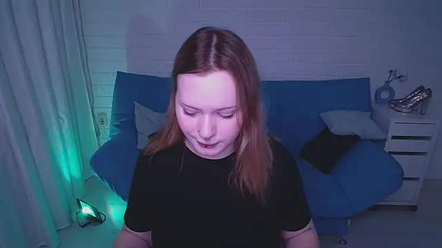 AuroraMour online show from October 2025 04:15:02 PM
