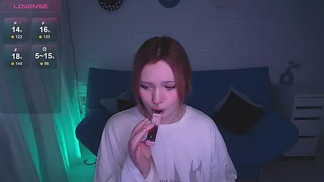 AuroraMour online show from October 2025 04:12:01 AM