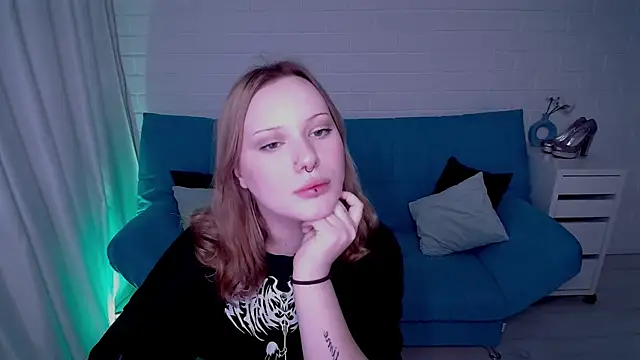 AuroraMour online show from October 2025 05:13:02 PM