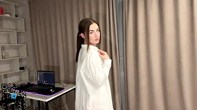RinaModel online show from October 2025 06:10:02 PM
