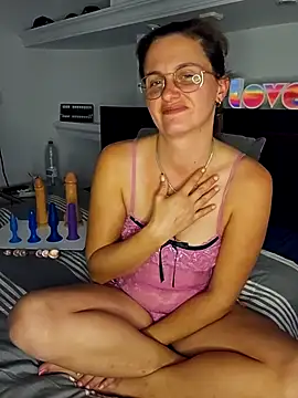 Snapshot of xcrazzycat chatting on December 2025 10:21:02 PM xcrazzycat online show from December 2025 10:21:02 PM