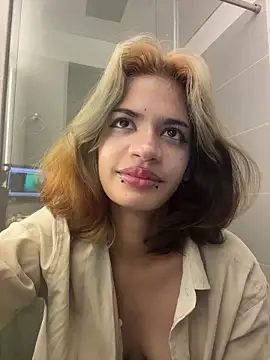 sukulaurens online show from November 2025 04:11:01 PM