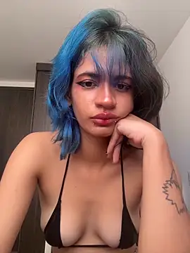 sukulaurens online show from April 2026 08:21:01 PM