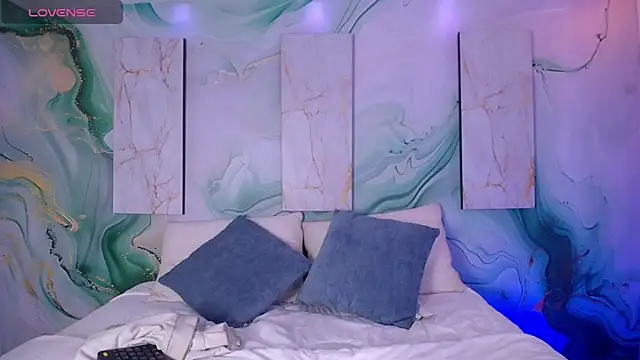 Snapshot of JackFrosst chatting on April 2026 12:17:02 PM JackFrosst online show from April 2026 12:17:02 PM