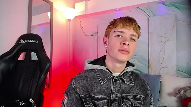 Snapshot of JackFrosst chatting on April 2026 12:10:02 PM JackFrosst online show from April 2026 12:10:02 PM