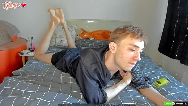 Snapshot of felixcurt69 chatting on May 2026 01:05:02 PM felixcurt69 online show from May 2026 01:05:02 PM