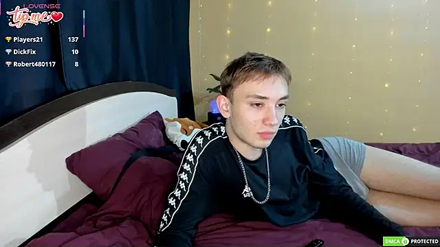 Snapshot of felixcurt69 chatting on April 2026 04:53:02 PM felixcurt69 online show from April 2026 04:53:02 PM