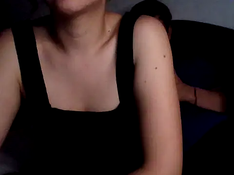 Snapshot of LatinFireCouple chatting on October 2025 03:06:02 AM LatinFireCouple online show from October 2025 03:06:02 AM