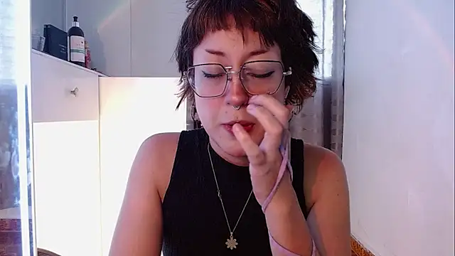 Snapshot of zora_blue777 chatting on October 2025 10:09:01 PM zora blue777 online show from October 2025 10:09:01 PM