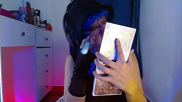 Snapshot of zora_blue777 chatting on November 2025 04:55:01 AM zora blue777 online show from November 2025 04:55:01 AM