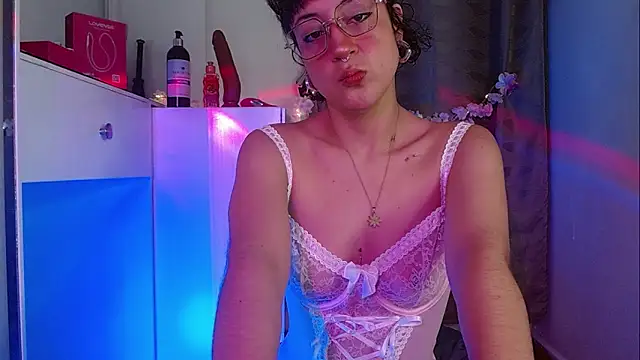 Snapshot of zora_blue777 chatting on October 2025 02:46:01 AM zora blue777 online show from October 2025 02:46:01 AM