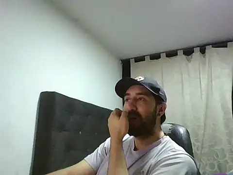 Snapshot of coolfriki chatting on June 2026 01:14:01 AM coolfriki online show from June 2026 01:14:01 AM
