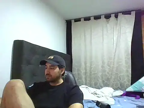 Snapshot of coolfriki chatting on June 2026 06:18:02 AM coolfriki online show from June 2026 06:18:02 AM