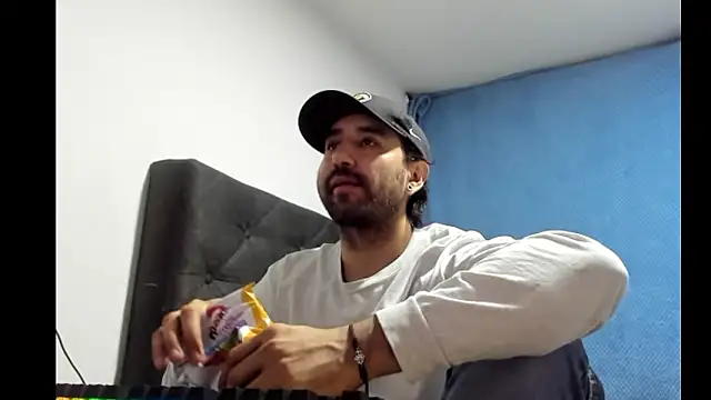 coolfriki online show from February 2026 05:05:01 AM