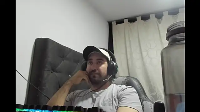 coolfriki online show from April 2026 01:51:02 AM