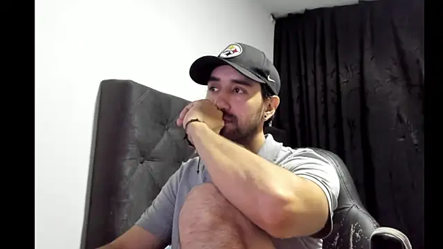 coolfriki online show from October 2025 03:18:02 AM