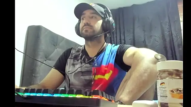 coolfriki online show from December 2025 02:39:02 AM