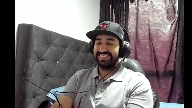 coolfriki online show from November 2025 09:08:01 PM