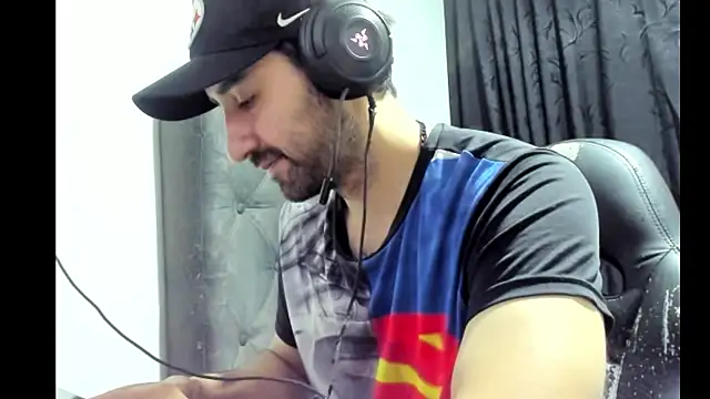 coolfriki online show from October 2025 03:18:02 AM