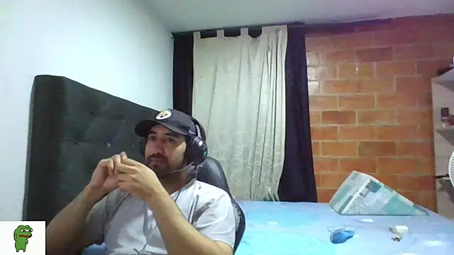 Snapshot of coolfriki chatting on June 2026 06:09:02 AM coolfriki online show from June 2026 06:09:02 AM