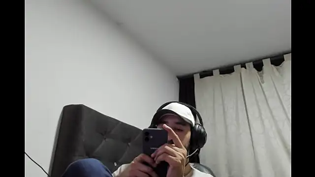 coolfriki online show from April 2026 05:37:01 AM