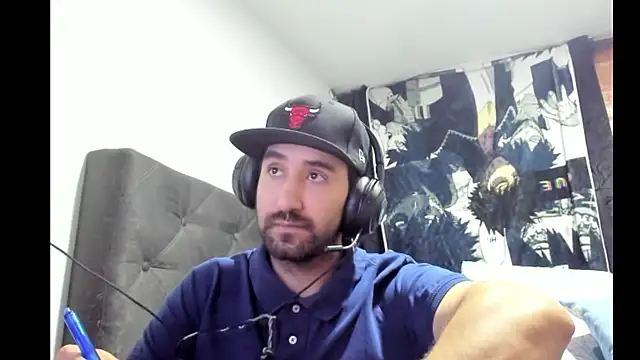 coolfriki online show from December 2025 01:43:01 AM