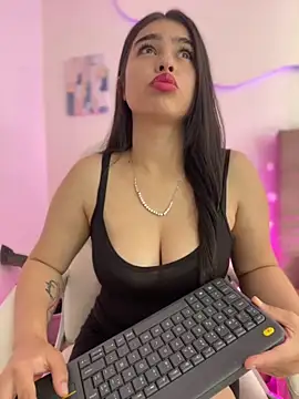 Iam Valentinaaa online show from October 2025 04:17:01 PM
