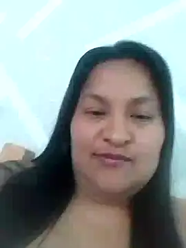 Snapshot of lucia00xx chatting on October 2025 12:51:02 PM lucia00xx online show from October 2025 12:51:02 PM