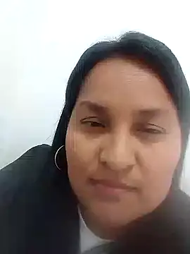 Snapshot of lucia00xx chatting on October 2025 06:52:02 PM lucia00xx online show from October 2025 06:52:02 PM