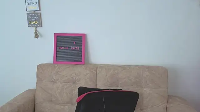 hollycute   online show from December 2025 07:07:02 PM