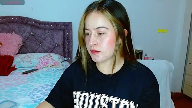 Snapshot of Hanssel_tess chatting on November 2025 08:09:02 PM Hanssel tess online show from November 2025 08:09:02 PM