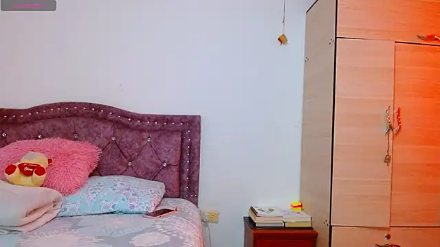 Snapshot of Hanssel_tess chatting on October 2025 03:01:01 PM Hanssel tess online show from October 2025 03:01:01 PM