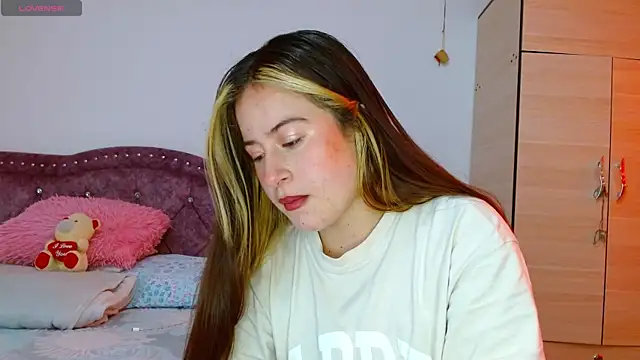 Snapshot of Hanssel_tess chatting on October 2025 03:47:02 PM Hanssel tess online show from October 2025 03:47:02 PM