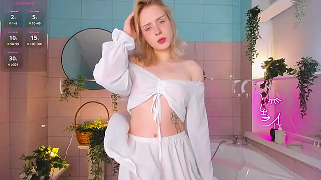 Mol l y online show from November 2025 02:21:01 PM