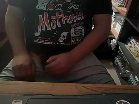 LeonHot8502 online show from April 2026 07:48:01 PM