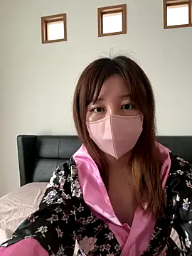 Strawberry369 online show from October 2025 05:28:02 AM