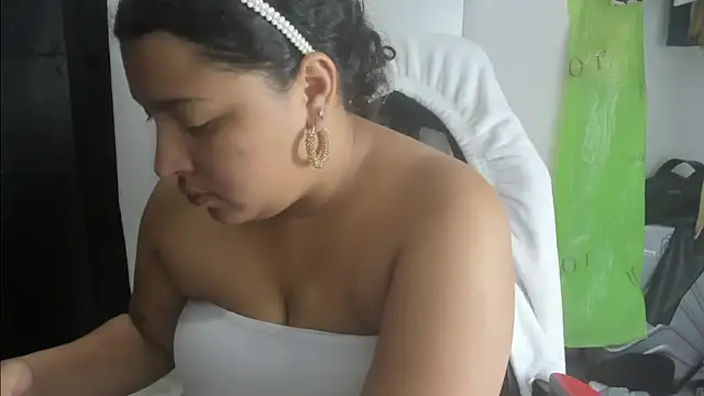 Snapshot of Baby_Latin chatting on December 2025 03:18:02 AM Baby Latin online show from December 2025 03:18:02 AM