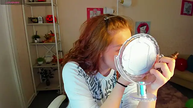 Barbara Mitchel online show from December 2025 09:22:02 AM