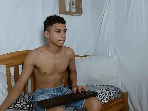 Snapshot of deivy_skinny01 chatting on November 2025 09:40:01 PM deivy skinny01 online show from November 2025 09:40:01 PM