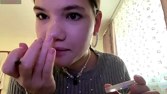 AlmetaBradicich online show from October 2025 06:11:01 AM