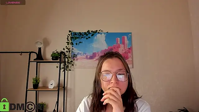 Nuura Moore online show from October 2025 12:53:02 AM